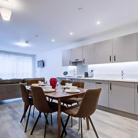 شقة Luxury 2 Bed Flat In A New Block In East Acton لندن المظهر الخارجي الصورة