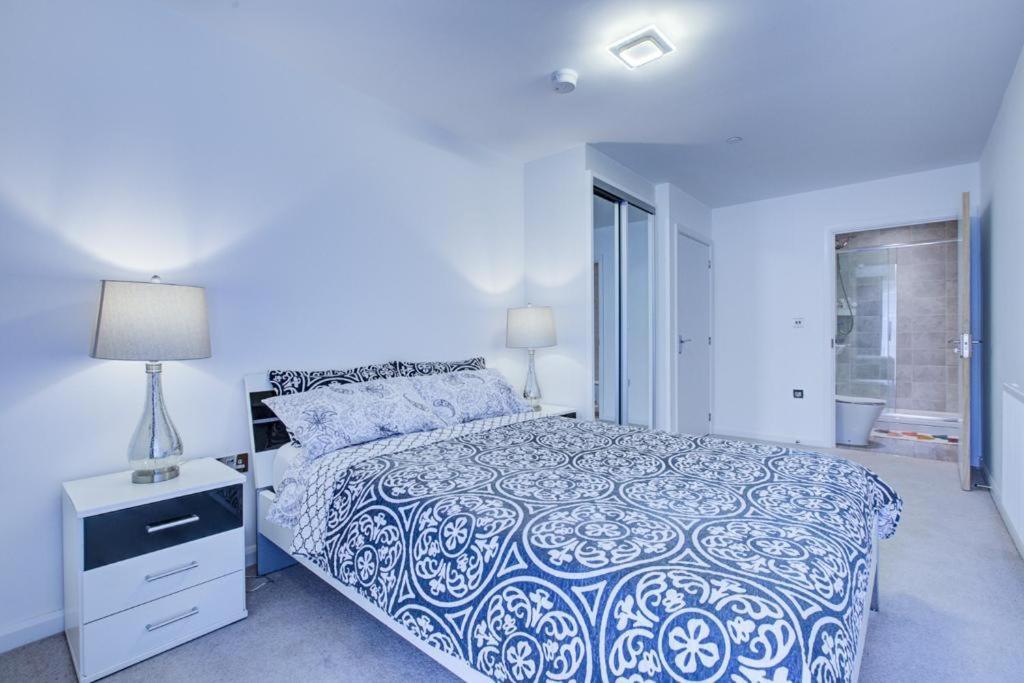 شقة Luxury 2 Bed Flat In A New Block In East Acton لندن المظهر الخارجي الصورة