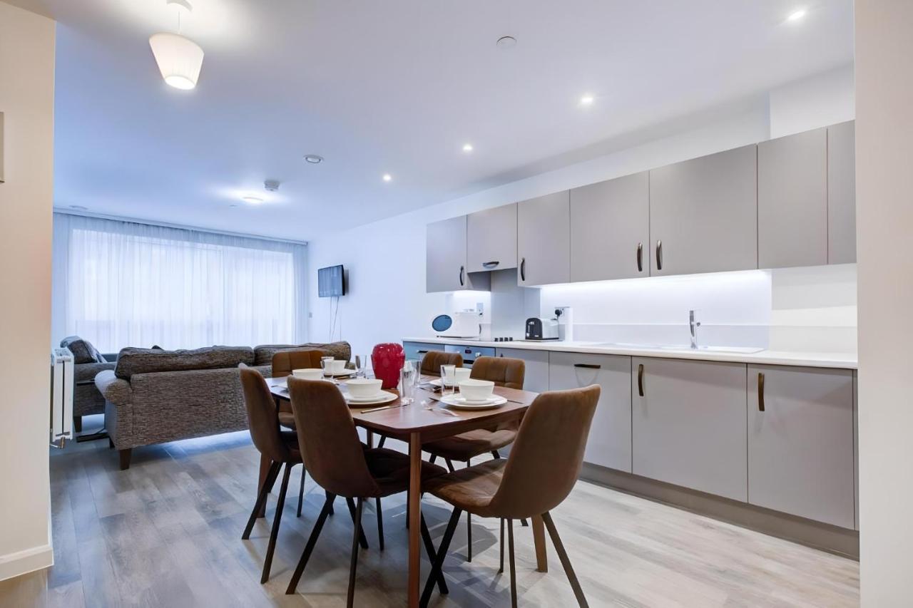 شقة Luxury 2 Bed Flat In A New Block In East Acton لندن المظهر الخارجي الصورة