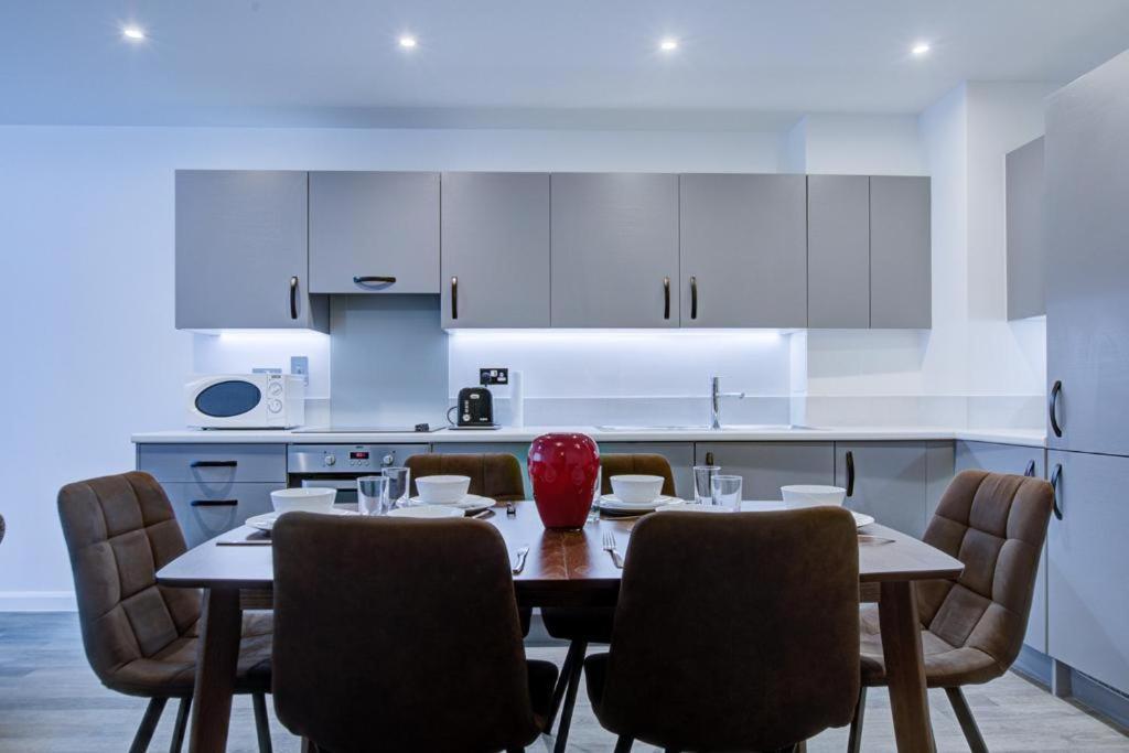 شقة Luxury 2 Bed Flat In A New Block In East Acton لندن المظهر الخارجي الصورة